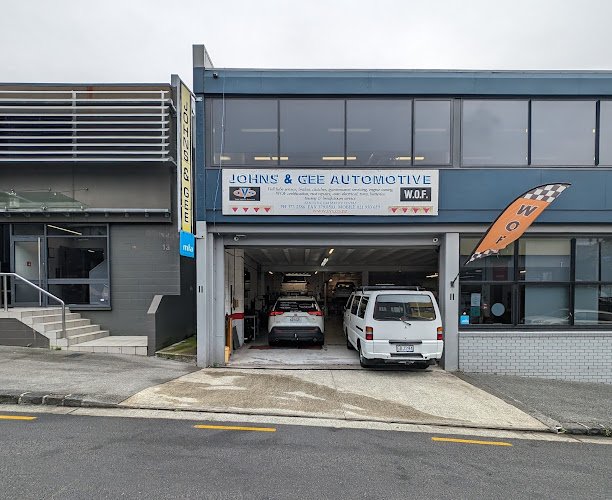 Johns and Gee Automotive